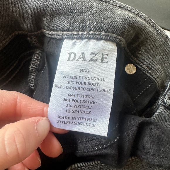 Daze Jeans - Picture 4 of 6